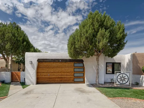 670 Lakeview Cir SE, Rio Rancho, NM 87124
