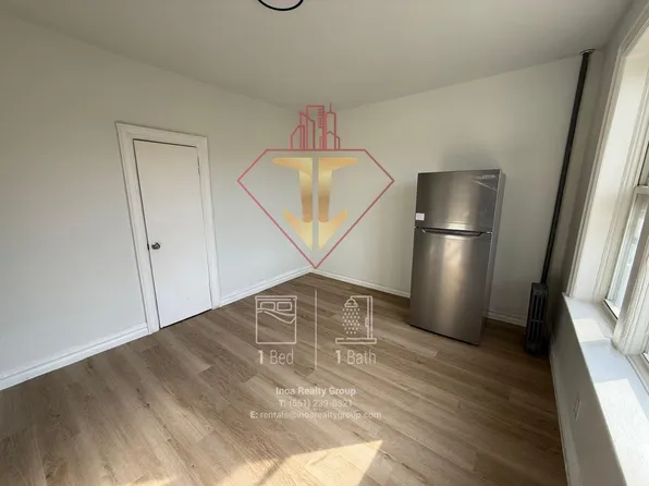 238-240 Garfield Avenue image 4 of 9