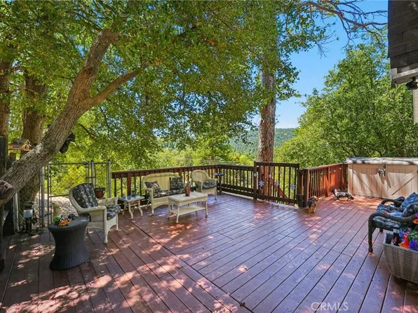 463 Delle Dr, Crestline, CA 92325