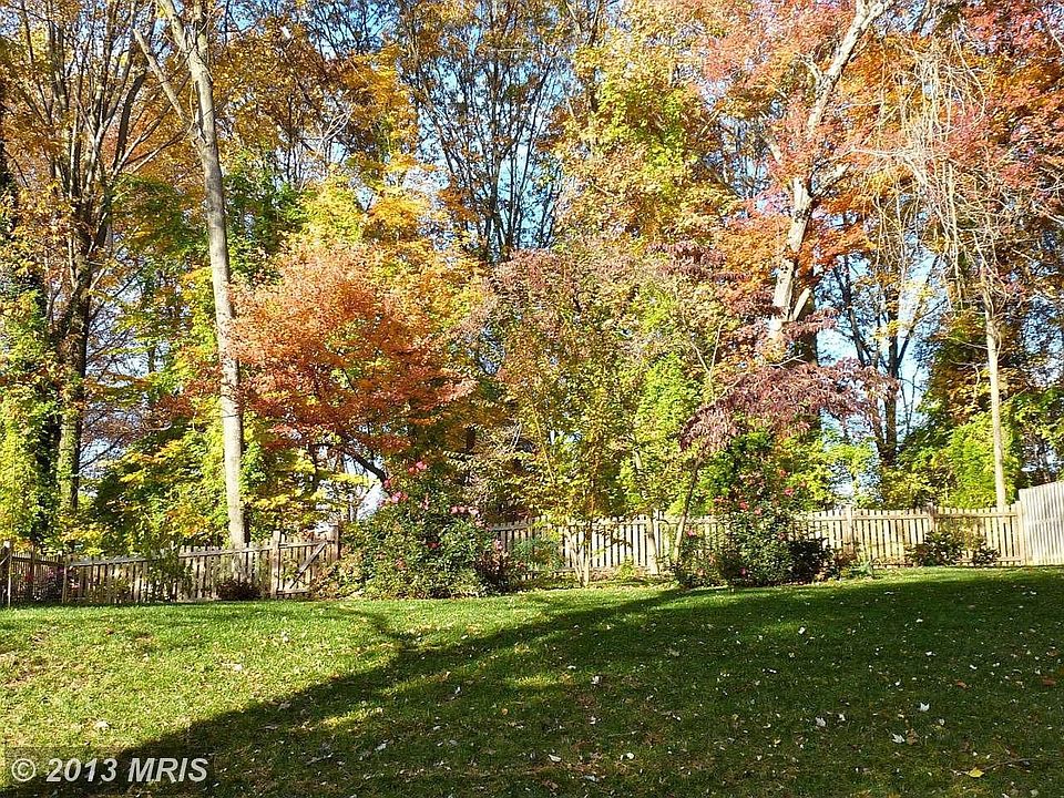 2nd image of 9502 Harrowhill Ln