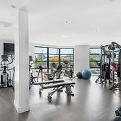 Rented by SERHANT. | media 1