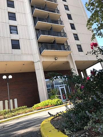 1st image of 3001 S Michigan Ave Unit 1004