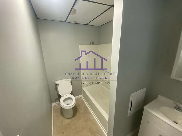 260 Park St #R — Photo 8