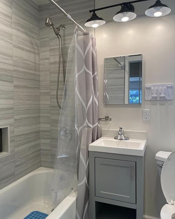 1st image of 1879 9th Ave #4