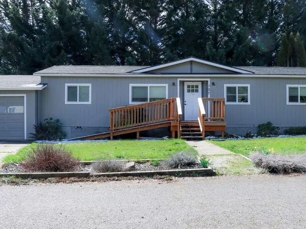 107 Gaddis Ln, Glendale, OR 97442