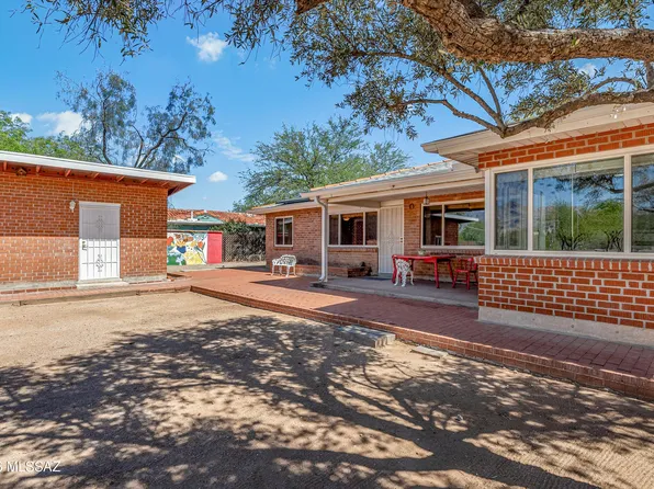 2107 E Lind Rd, Tucson, AZ 85719