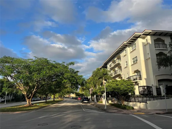50 Alhambra Cir APT 310, Coral Gables, FL 33134