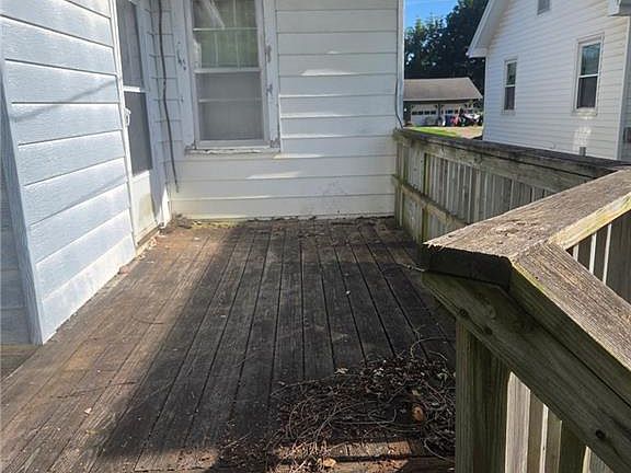 4th image of 924 Hansen Ave