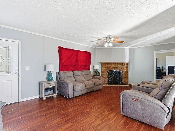 5th image of 93 Bloss Rd