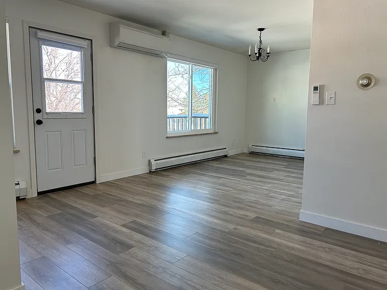 1120 S Arbutus St — Photo 4