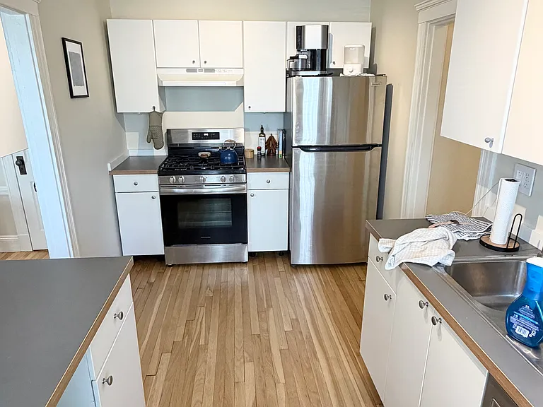 27 Beecher St #4 — Photo 12