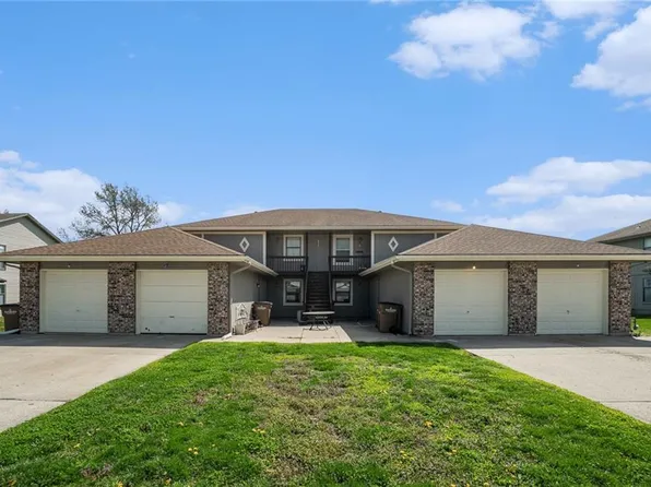 517 Sky Vue Dr, Raymore, MO 64083