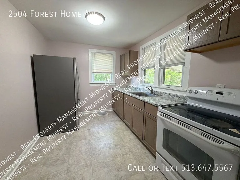 2504 Forest Home Ave — Photo 10