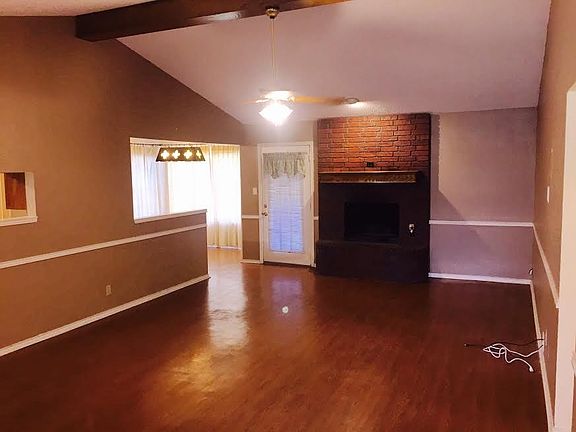 4th image of 24 Hickory Oak Ln