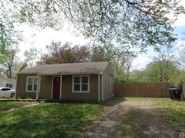 2341 SW Winterwood Ln, Topeka, KS 66614