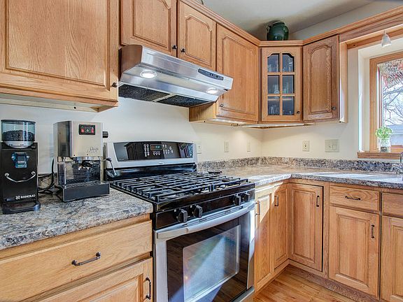 5th image of 206 E Mills Dr