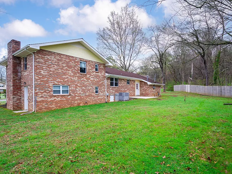 3076 Speicher Cir — Photo 32