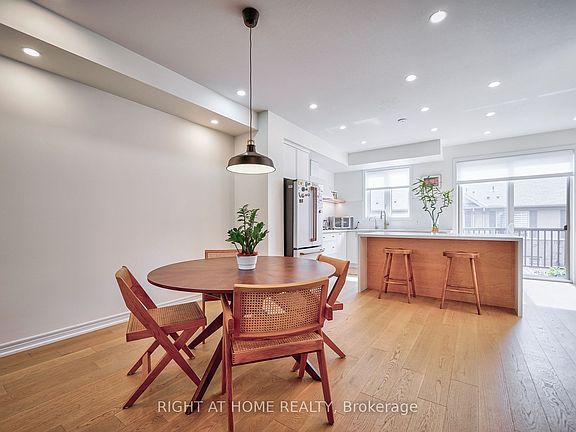 4th image of 422 Belcourt Cmn