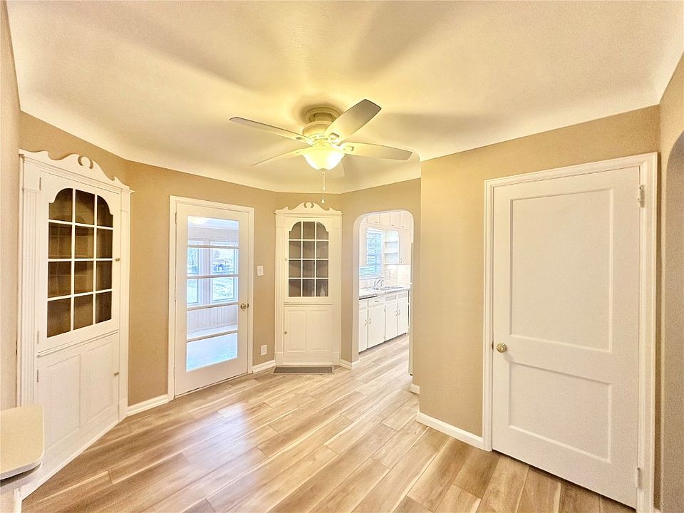 1st image of 3018 E Ave NE
