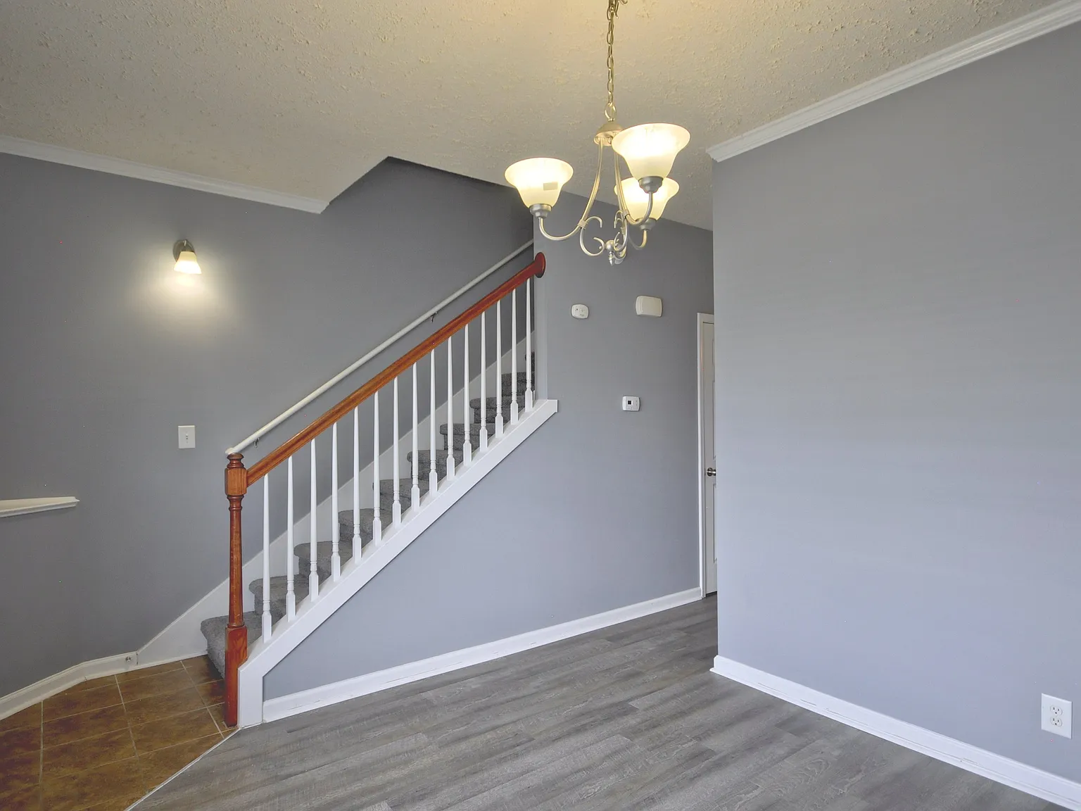 2 bed, 2.5 bath, 1324 sqft, $1,275 — Photo 4