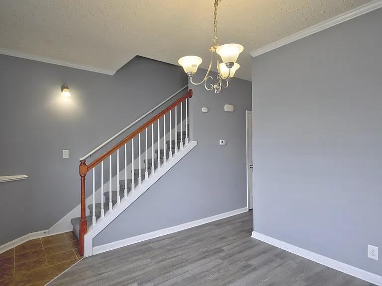70 John Sevier Ave — Photo 4