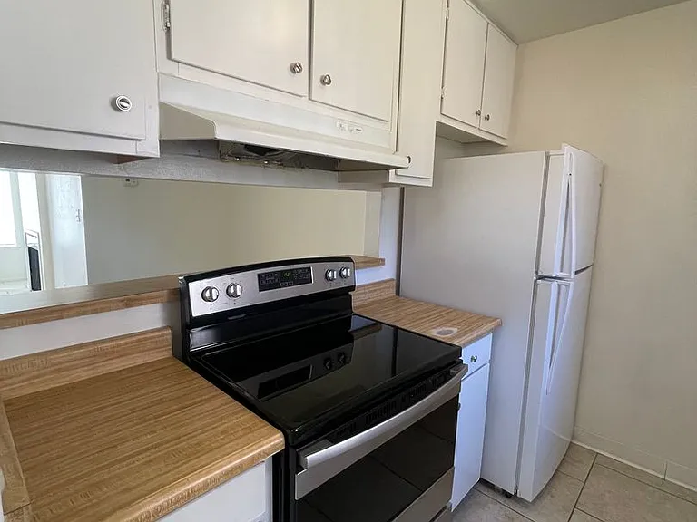 1221 N Peach Ave #152 — Photo 5
