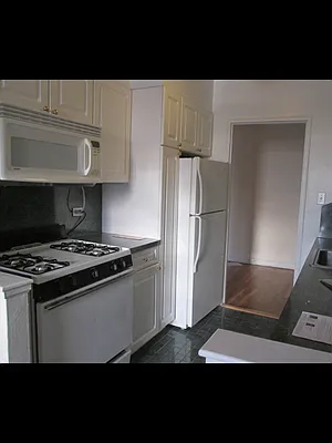 Rented by Green Home NY Realty LLC | media 3