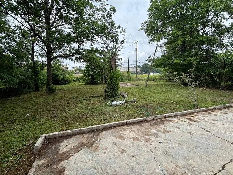 2919 Beatty St — Photo 18
