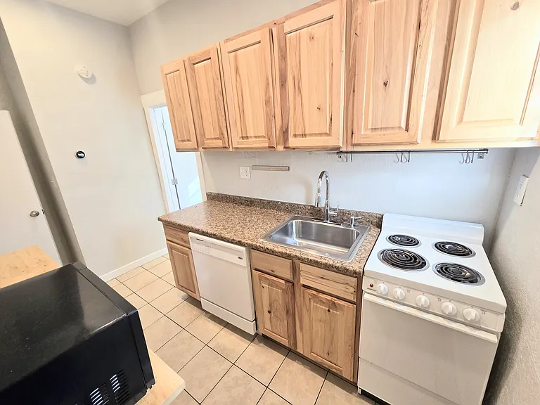 833 S Edison St — Photo 8