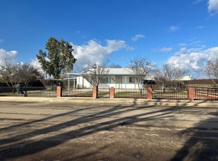 656 W Bradbury Ave, Pixley, CA