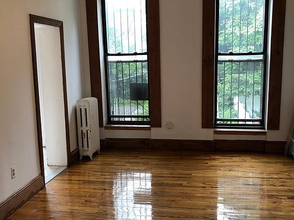 2nd image of 640A Greene Ave #2A