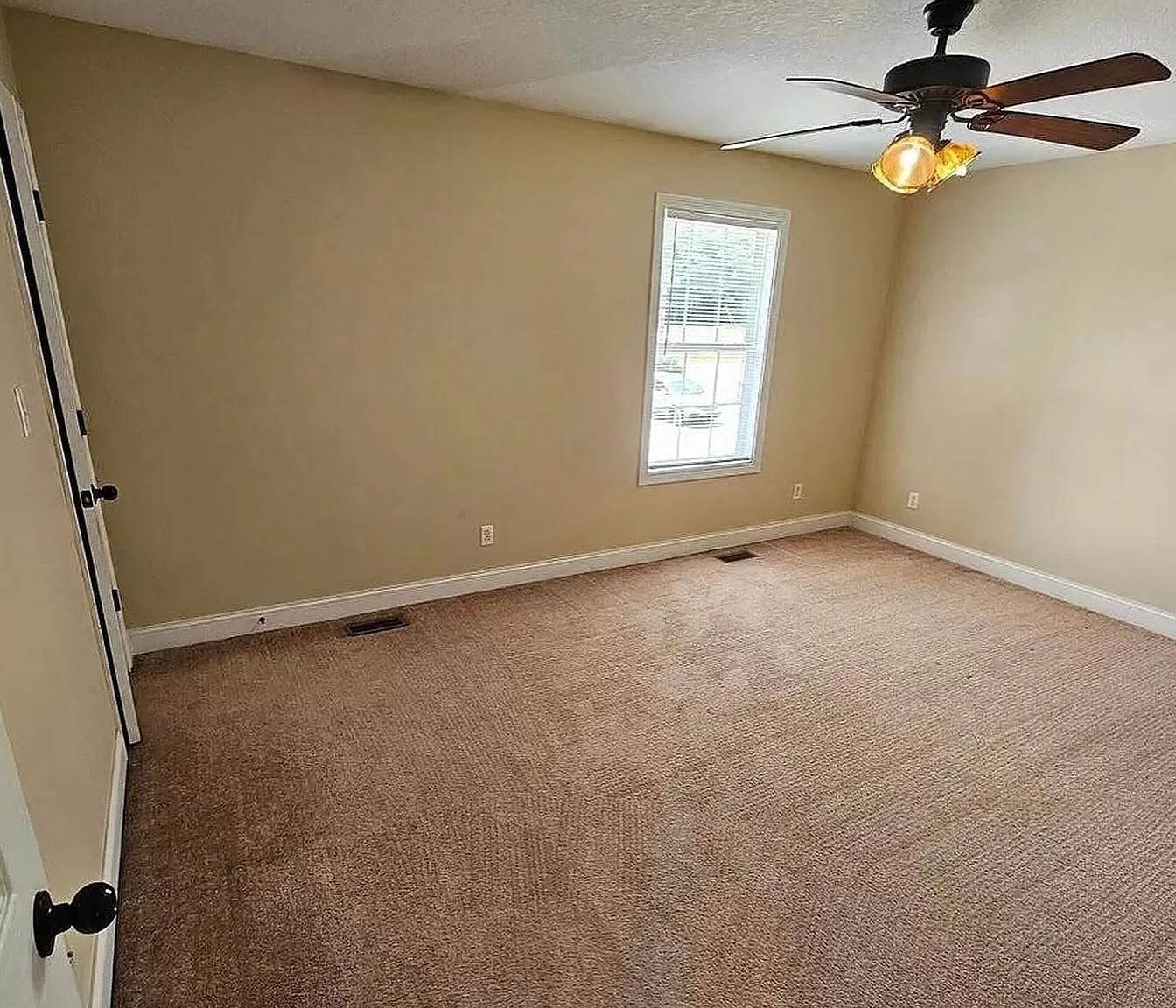 2 bed, 1080 sqft, $1,550 — Photo 4
