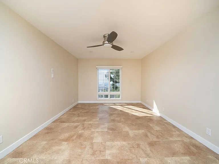 101 Scholz Plz #Penthouse 18 — Photo 31