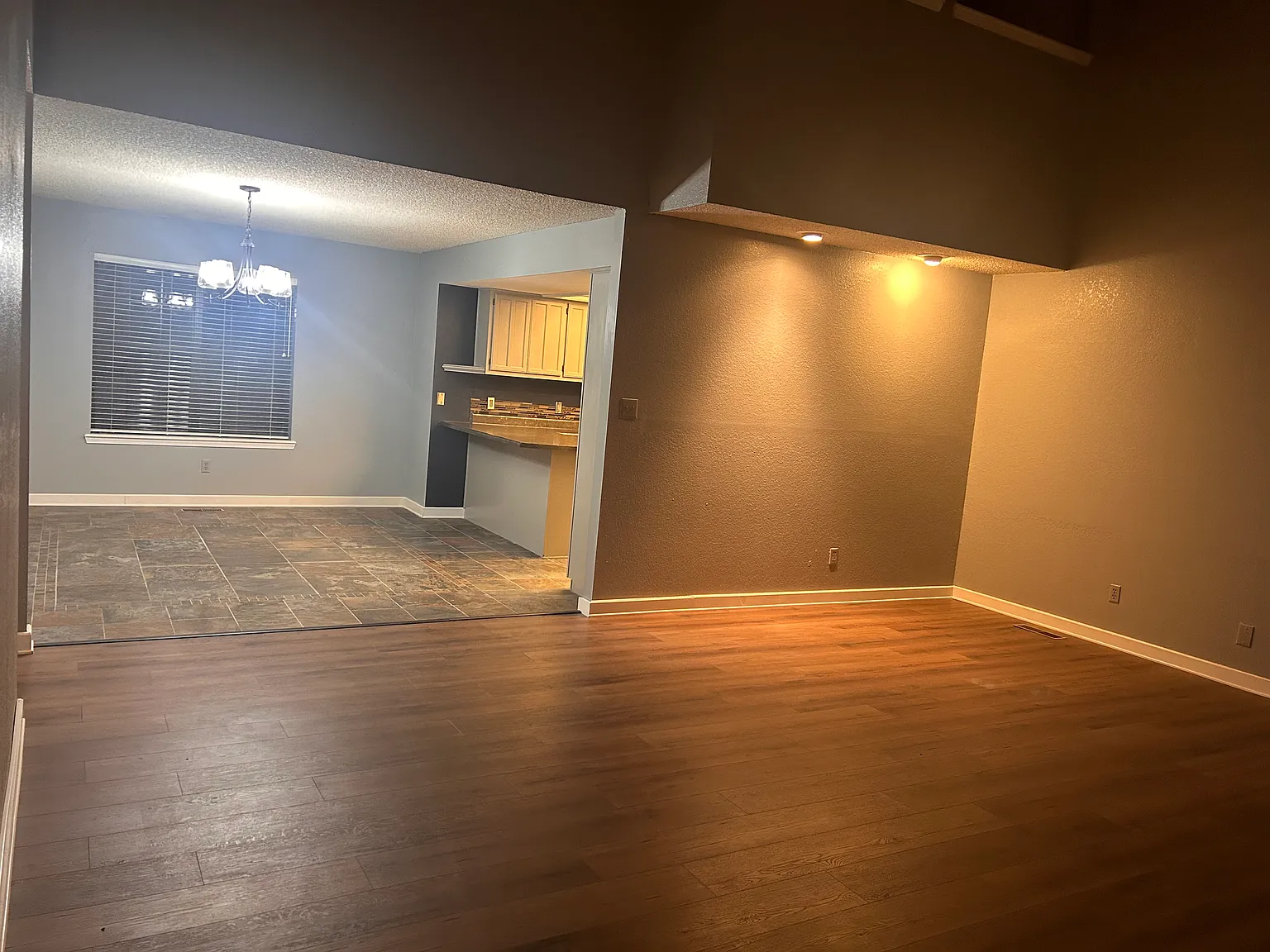 3 bed, 2.5 bath, 2243 sqft, $1,900 — Photo 4