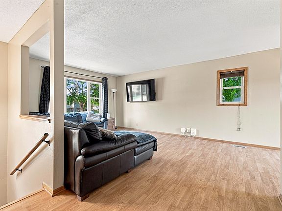 4th image of 214 Spruce St