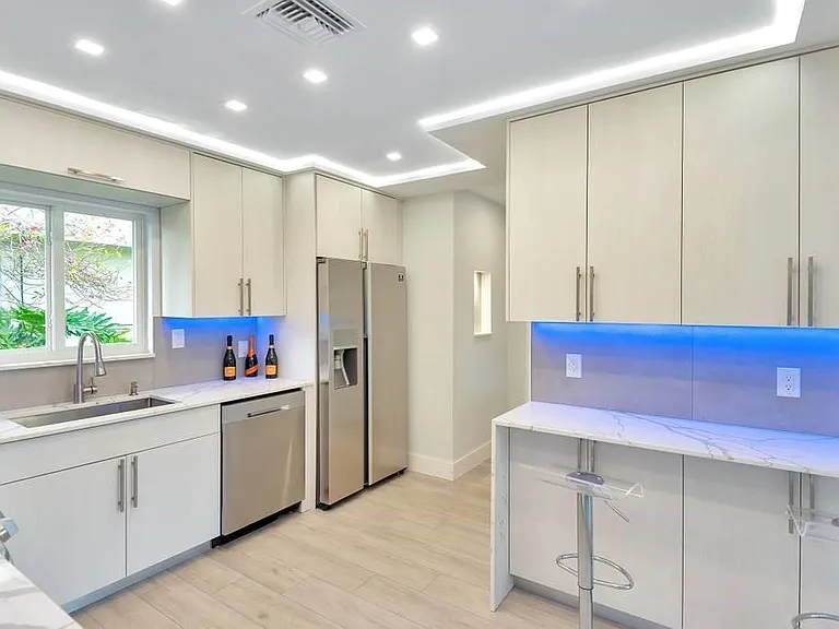 2417 Bayview Dr — Photo 20