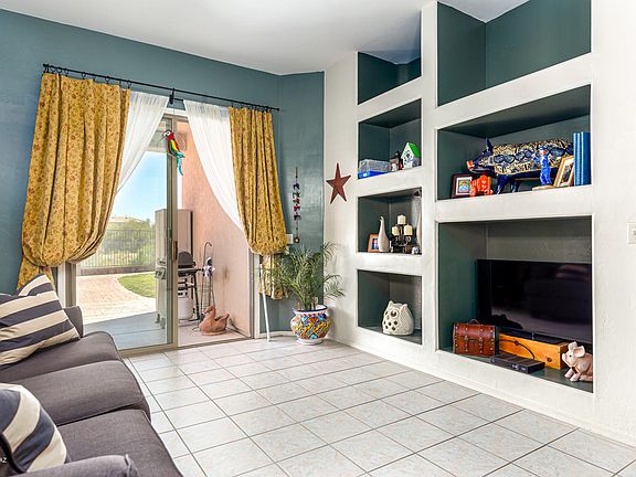2nd image of 633 E Pima Meadows Dr