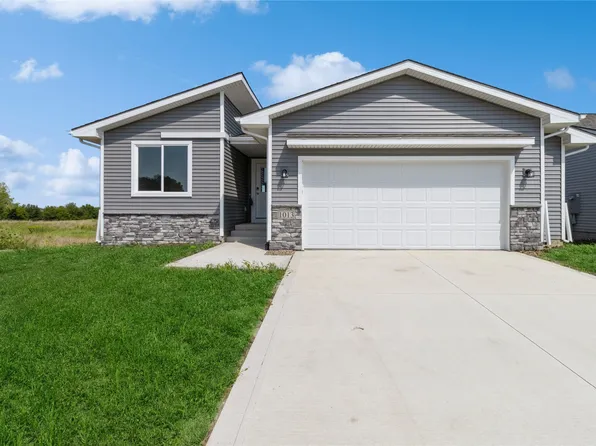 1013 Willow Valley Dr, Norwalk, IA 50211