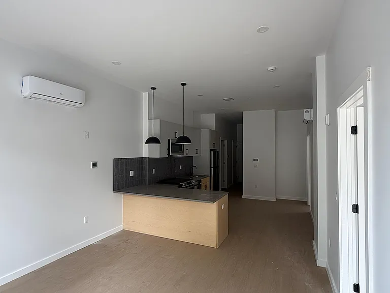 74 Webster St #2A — Photo 2