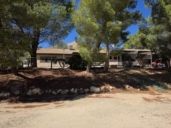 122 Cypress Ln, Wofford Heights, CA 93285