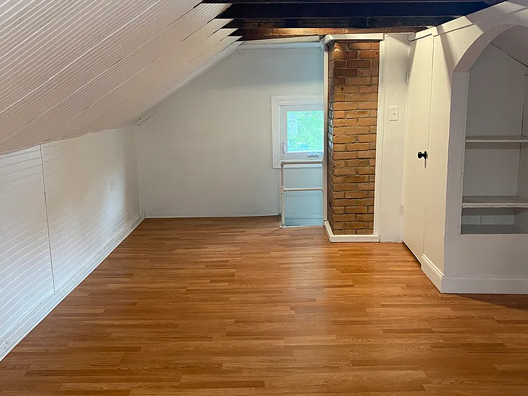 525 5th Ave — Photo 10
