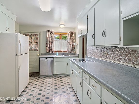 5th image of 1512 Robinhood Ln