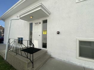 116 12th Ave NW, Calgary, AB T2M0C3