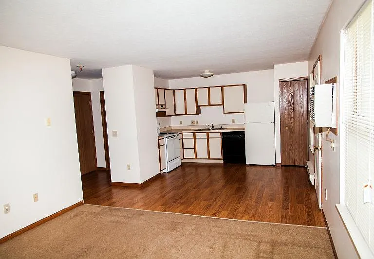 Portage Terrace — Photo 11