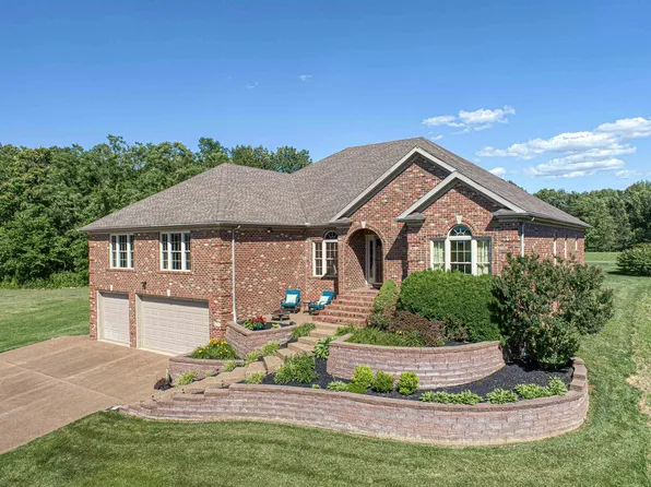 94 N Quail Crossing Dr, Boonville, IN 47601