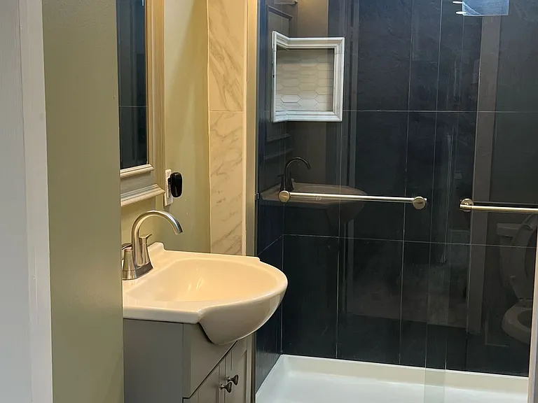 968 Broad St #4 — Photo 7