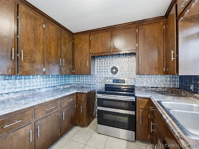 5243 S Toledo Ave — Photo 11