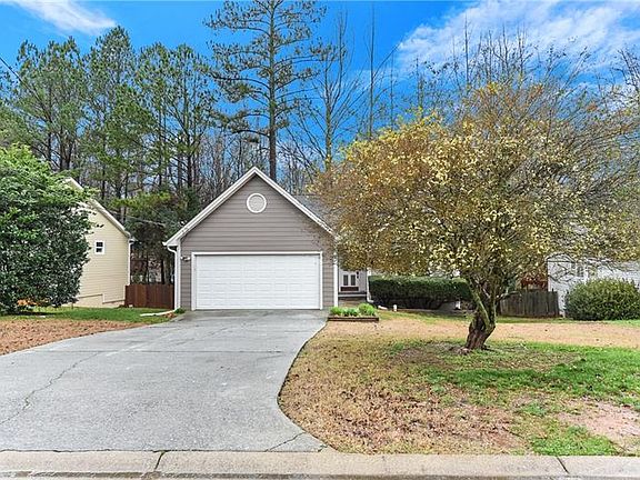 2nd image of 830 Harbins Cove Dr