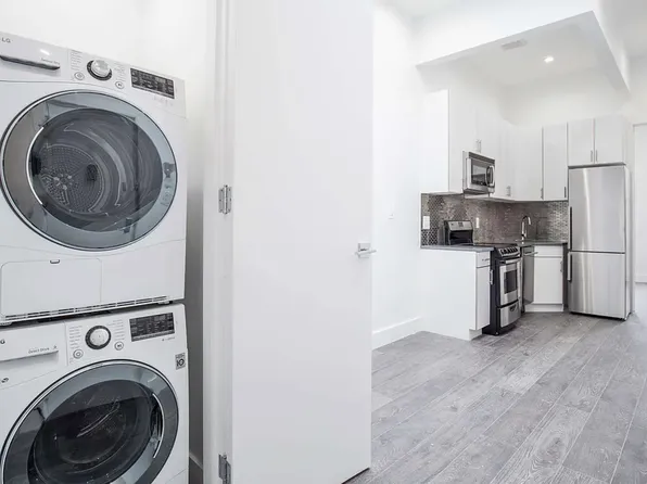 1365 De Kalb Avenue image 5 of 7