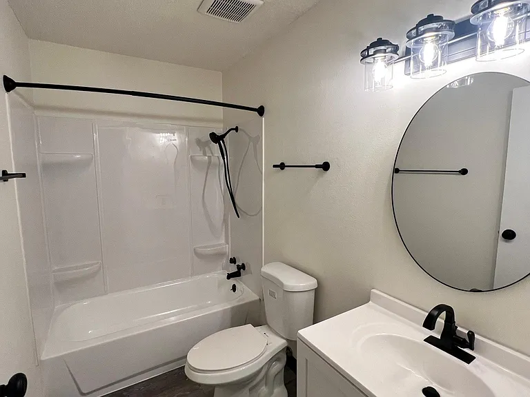 931 Old Marion Rd NE #201 — Photo 10